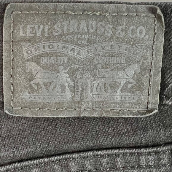 Levi’s Womens 505 Classic Straight Jeans Mid-Rise Size 28 Black Denim Stretch - Picture 3 of 8